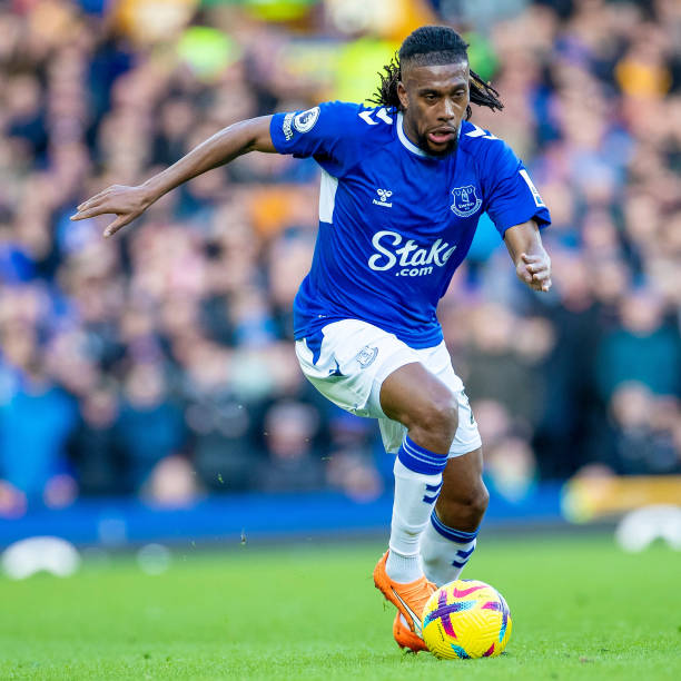 埃梅里给予 埃梅里给予