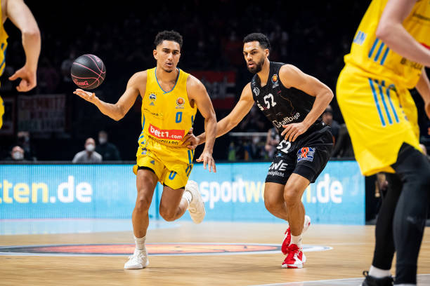 奠定坚实基 奠定坚实基