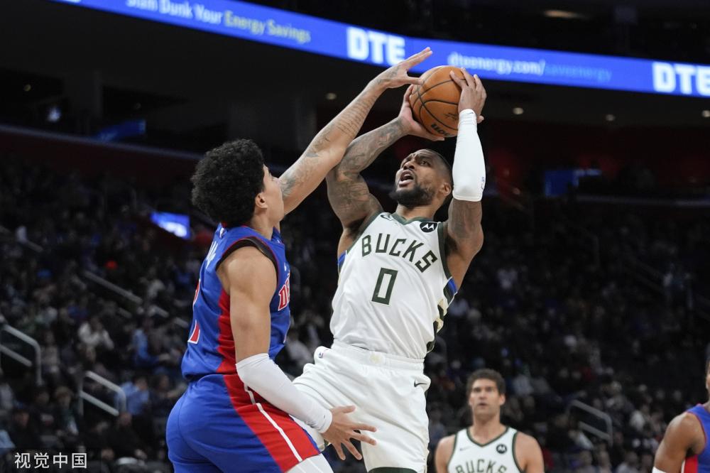 篮球比赛中 篮球比赛中